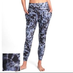 Athleta Salutation Tie Dye Joggers in Blue, size M